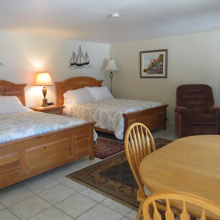 Caprice Bed & Breakfast Roberts Creek Bagian luar foto