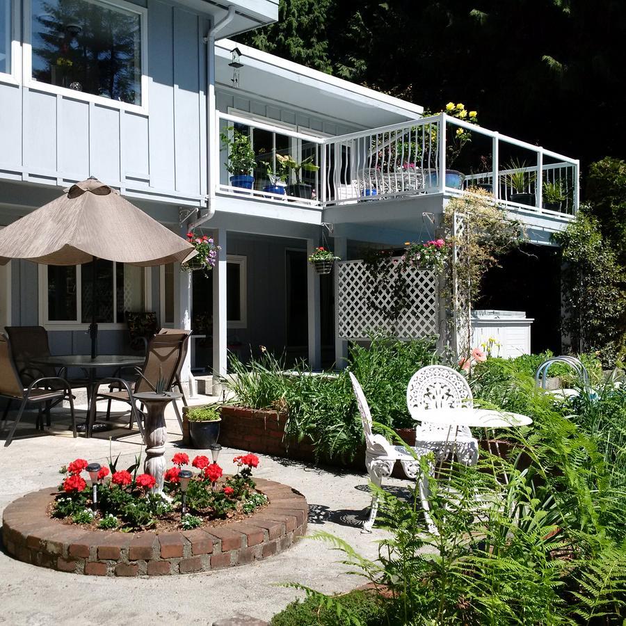 Caprice Bed & Breakfast Roberts Creek Bagian luar foto