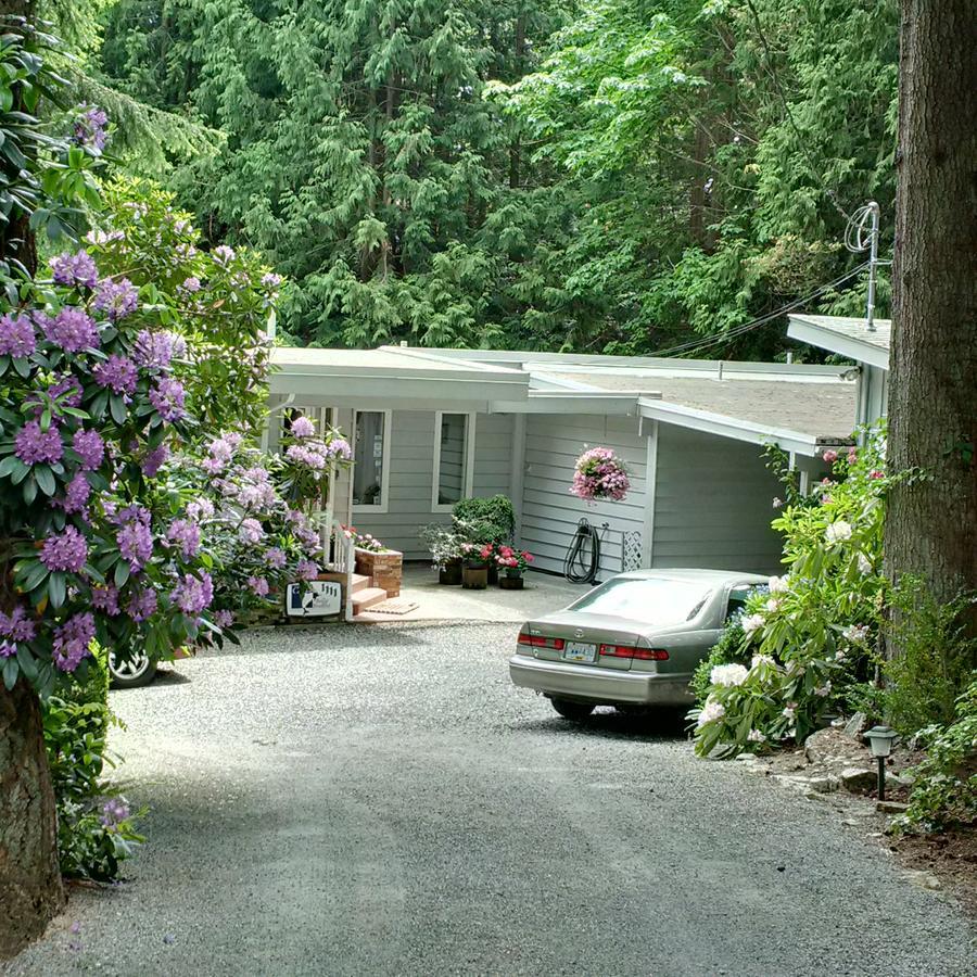 Caprice Bed & Breakfast Roberts Creek Bagian luar foto