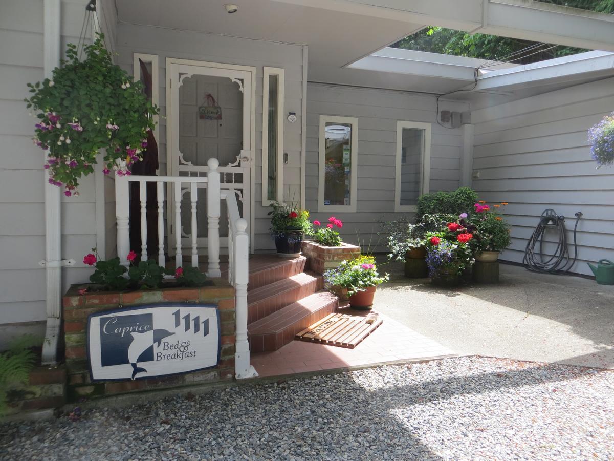 Caprice Bed & Breakfast Roberts Creek Bagian luar foto