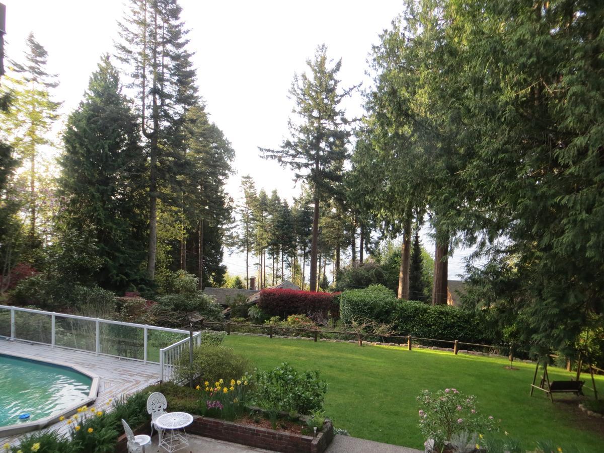 Caprice Bed & Breakfast Roberts Creek Bagian luar foto